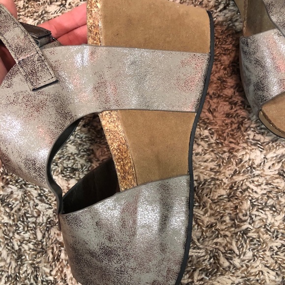 Platform wedge sandals. NWOT. Very cute! - Picture 4 of 5